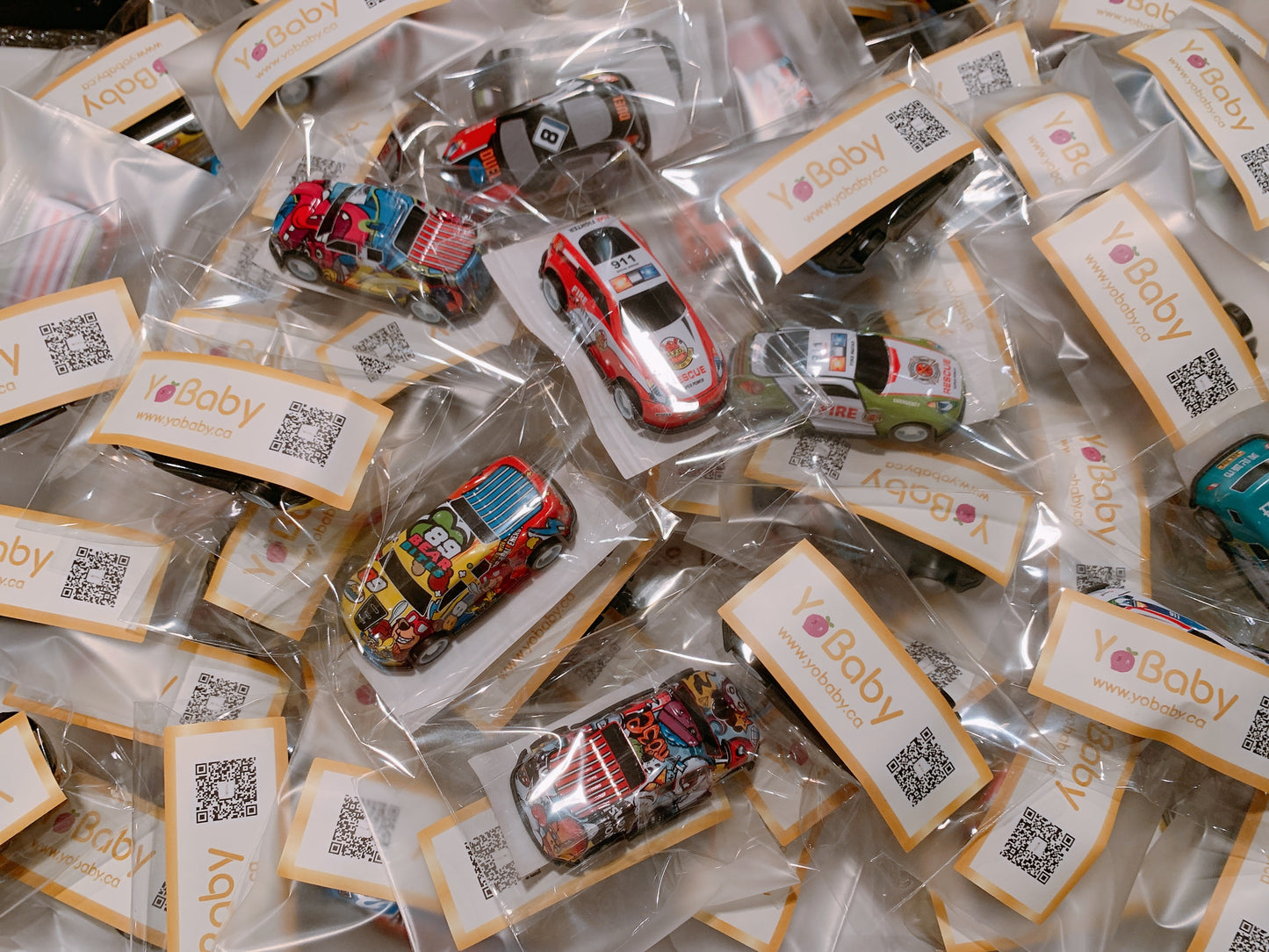 YoBaby Car Toy(Free gift if order is over $80)/YoBaby回力玩具小汽车 随机(满$80订单免费小礼物！请见此产品详情页）